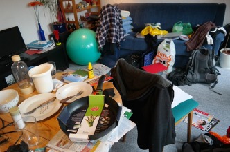 organize clutter in storage